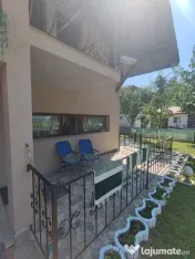 Casă cu piscină, terasă acoperită, garaj și parcare 3 m