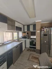 Casă cu piscină, terasă acoperită, garaj și parcare 3 m