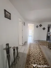 Casă cu piscină, terasă acoperită, garaj și parcare 3 m