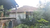 Casă tip duplex cu curte proprie – ideală pentru renovar