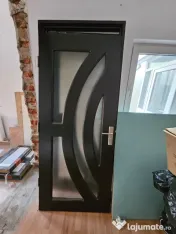 Ușă de interior din lemn 