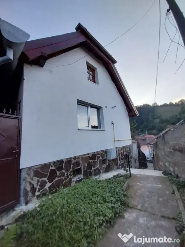 Casa 2 camere in Schei aproape de centru