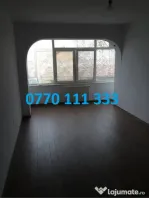 - Apartament 3 camere zona Calarasilor, etaj intermediar, ba
