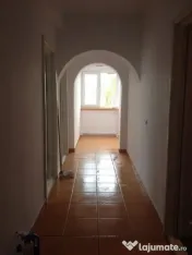 - Apartament 3 camere zona Calarasilor, etaj intermediar, ba