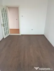 - Apartament 3 camere zona Calarasilor, etaj intermediar, ba