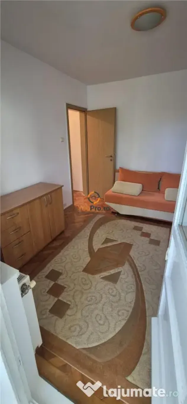Apartament cu 3 camere la parter zona Complexul Studentesc