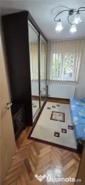 Apartament cu 3 camere la parter zona Complexul Studentesc 