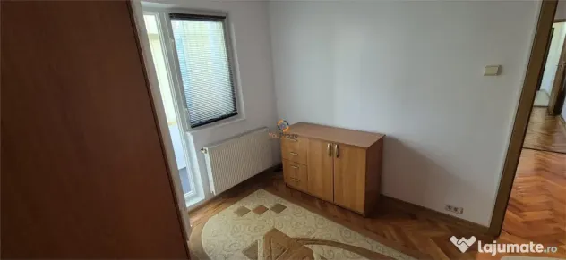 Apartament cu 3 camere la parter zona Complexul Studentesc