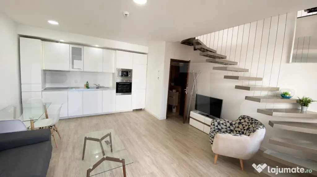 Inchiriez apartament - 2 camere- Central