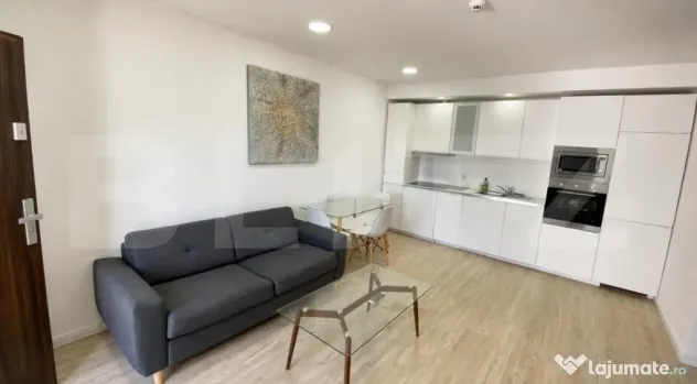 Inchiriez apartament - 2 camere- Central