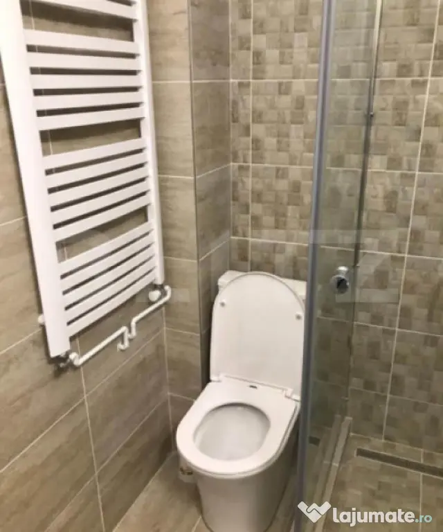 Închiriez apartament 2 camere | Centrul Civic – Bulevard