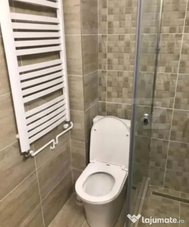 Închiriez apartament 2 camere | Centrul Civic – Bulevard