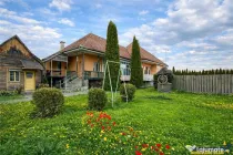 TUR 3D!In areal apreciabil,particulara casa cu 680 mp teren,