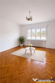 TUR 3D!In areal apreciabil,particulara casa cu 680 mp teren,