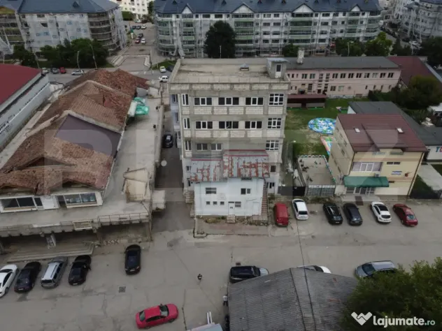 Ansamblu Comercial Ultracentral 1.258 mp — Piața Moreni,
