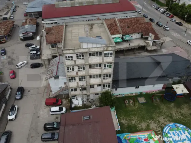 Ansamblu Comercial Ultracentral 1.258 mp — Piața Moreni,