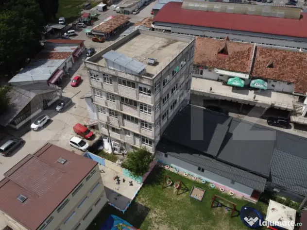 Ansamblu Comercial Ultracentral 1.258 mp — Piața Moreni,