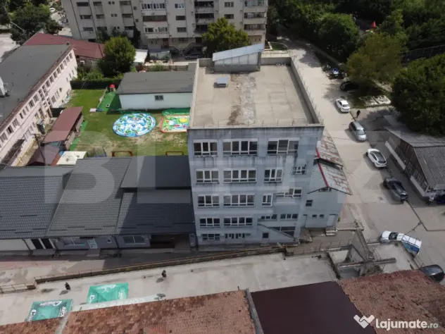 Ansamblu Comercial Ultracentral 1.258 mp — Piața Moreni,