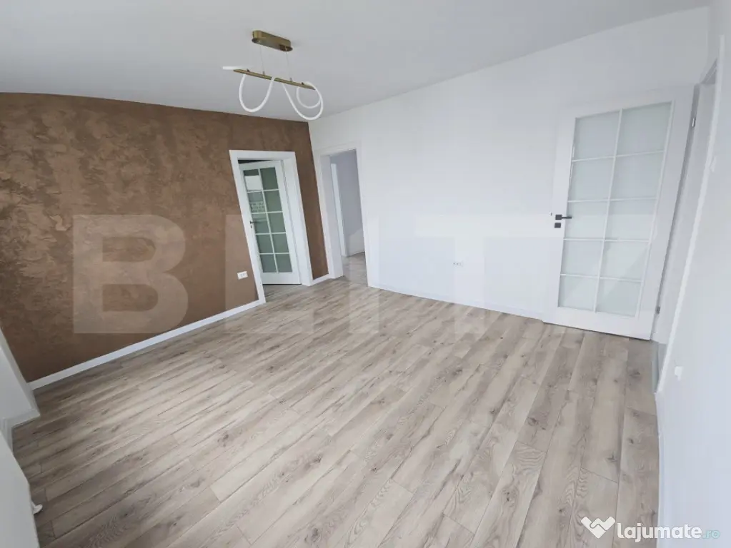 Apartament 3 camere in Podu Ros - Renovat complet