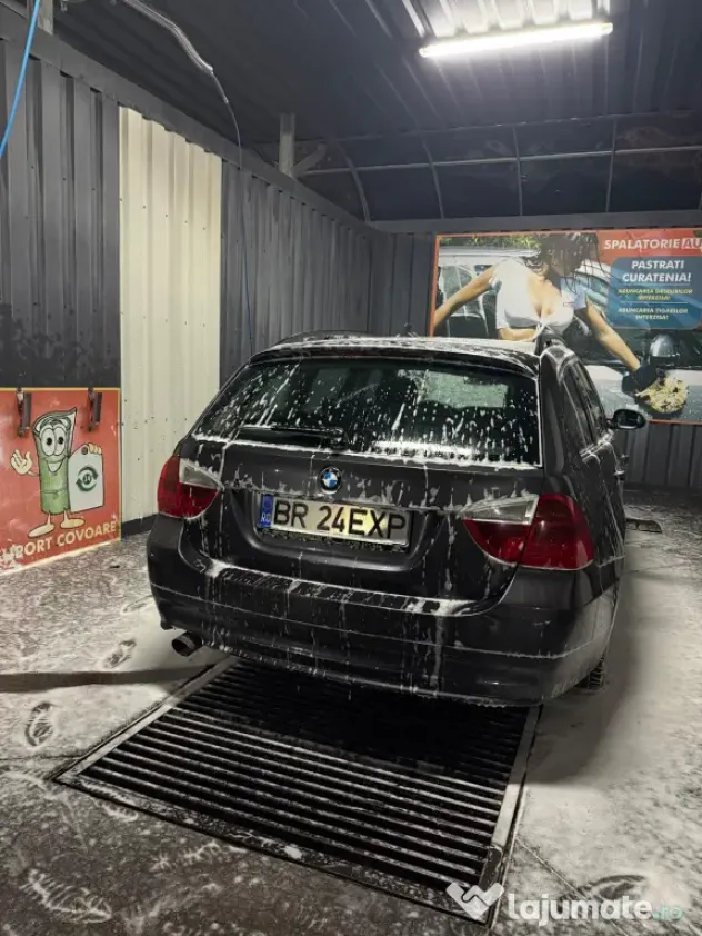 Vând urgent BMW în stare foarte bună ușor negociabil rog seriozitate