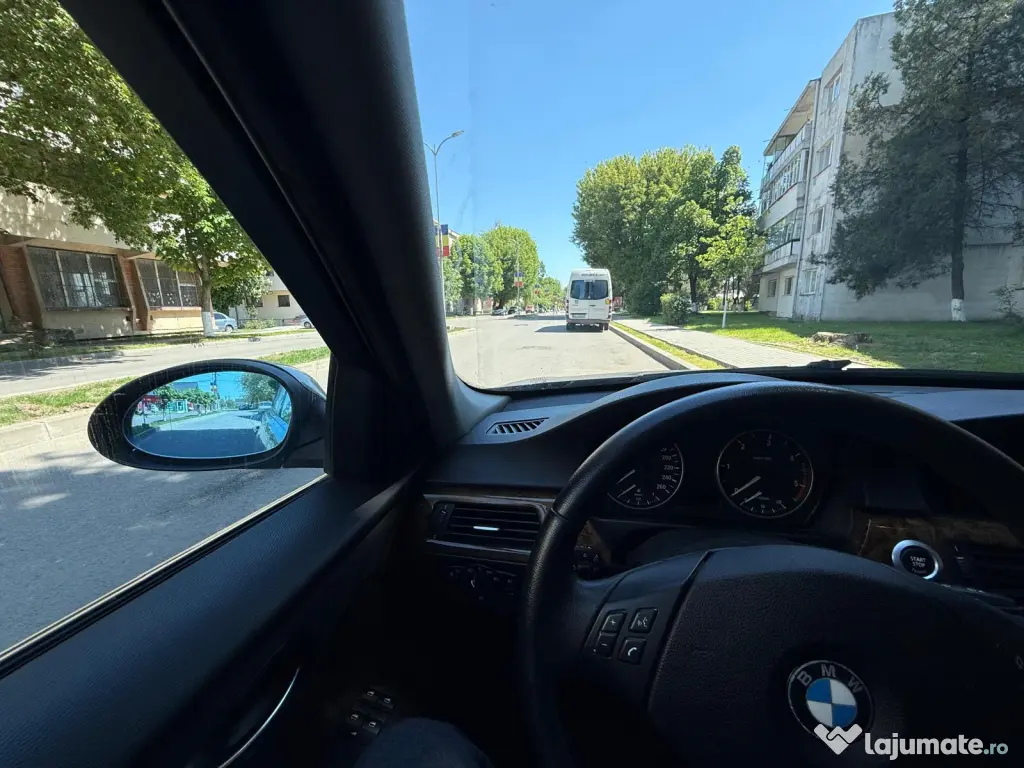 Vând urgent BMW în stare foarte bună ușor negociabil rog seriozitate
