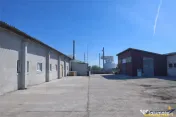 Hala industriala versatila,spatii cazare, platforma betonata 