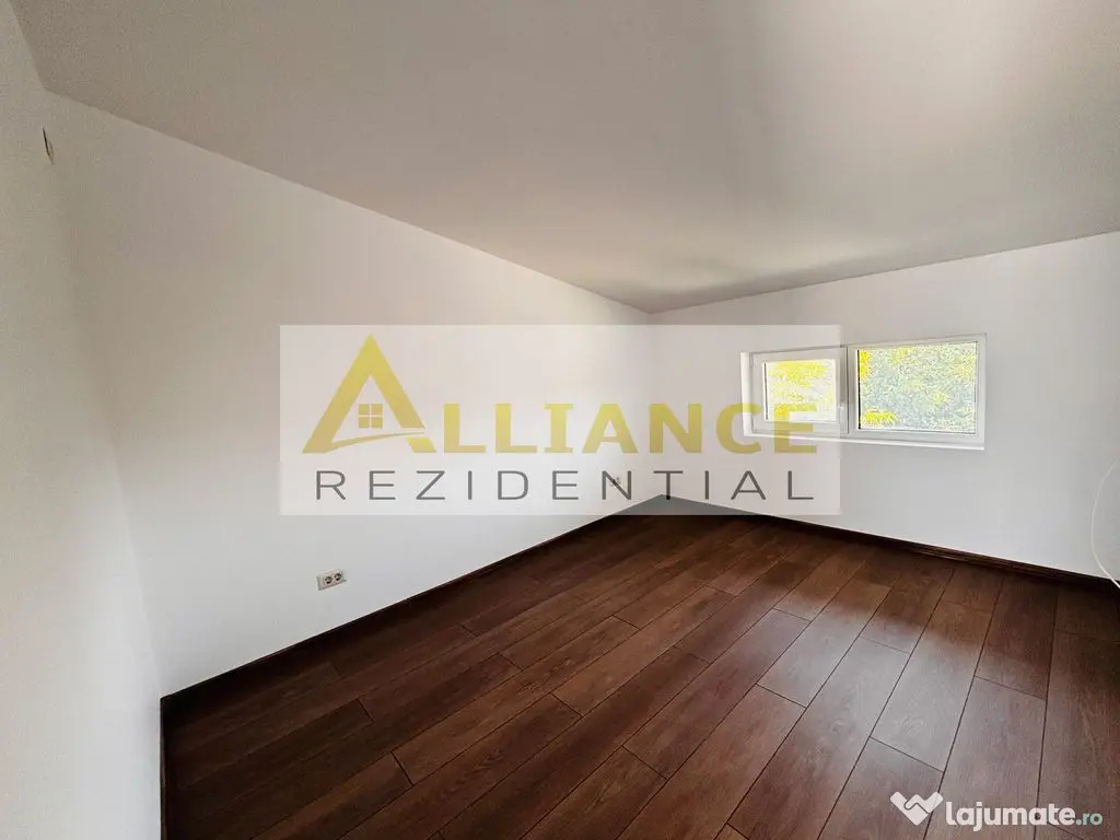 Casa tip duplex , 4 camere , 3 băi , 120 mp utili !
