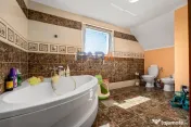 Casă cu 3 dormitoare și două băi, an construcție 2018 
