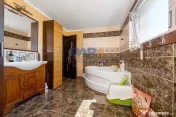 Casă cu 3 dormitoare și două băi, an construcție 2018 