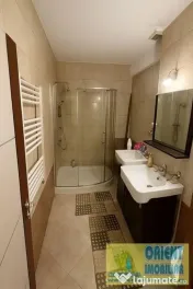 Mamaia Summerland, de inchiriat 3 camere, mobilat, termen lung 