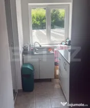 Clădire comercială cu birouri și spațiu, teren 12 ari 