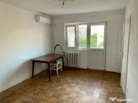 Vând apartament trei camere