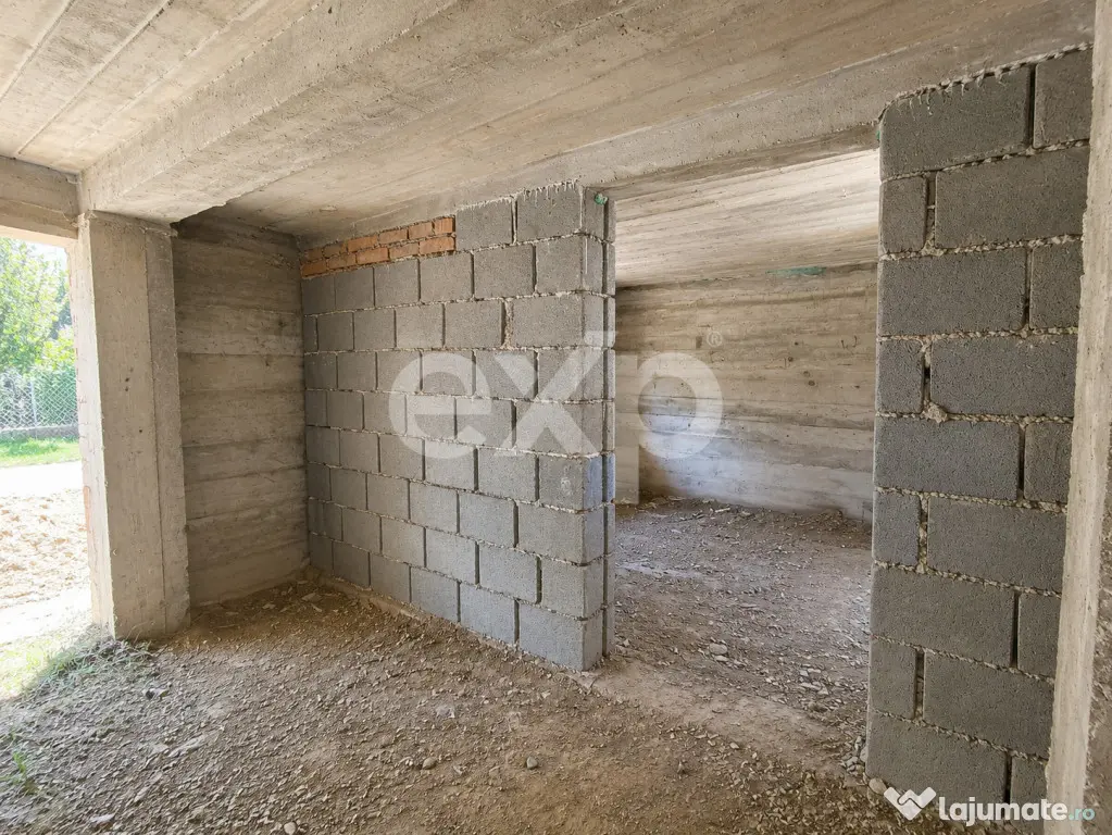 TEREN 800 MP CU CONSTRUCȚIE ÎNCEPUTĂ – SĂCELE, STR. AV