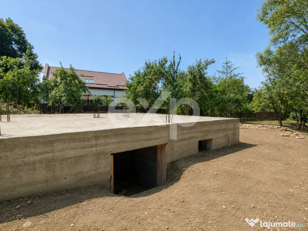TEREN 800 MP CU CONSTRUCȚIE ÎNCEPUTĂ – SĂCELE, STR. AV