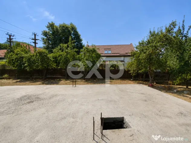 TEREN 800 MP CU CONSTRUCȚIE ÎNCEPUTĂ – SĂCELE, STR. AV