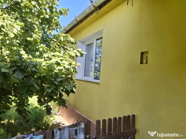 Casă de vânzare în centrul comunei Sânger Mureș 100 mp + teren 3300mp