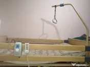 Vând pat medicinal cu saltea antiescare premium 