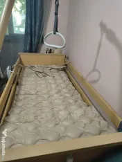 Vând pat medicinal cu saltea antiescare premium 