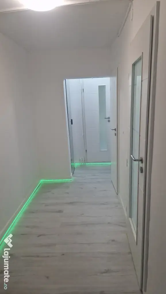 Propr. vand apartament 2 camere, conf.1, dec., et. 2 din 8 Croitoru Vasile nr. 5 Piata Rahova