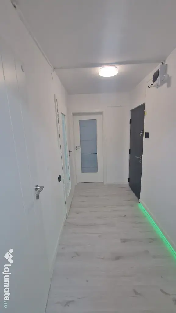 Propr. vand apartament 2 camere, conf.1, dec., et. 2 din 8 Croitoru Vasile nr. 5 Piata Rahova