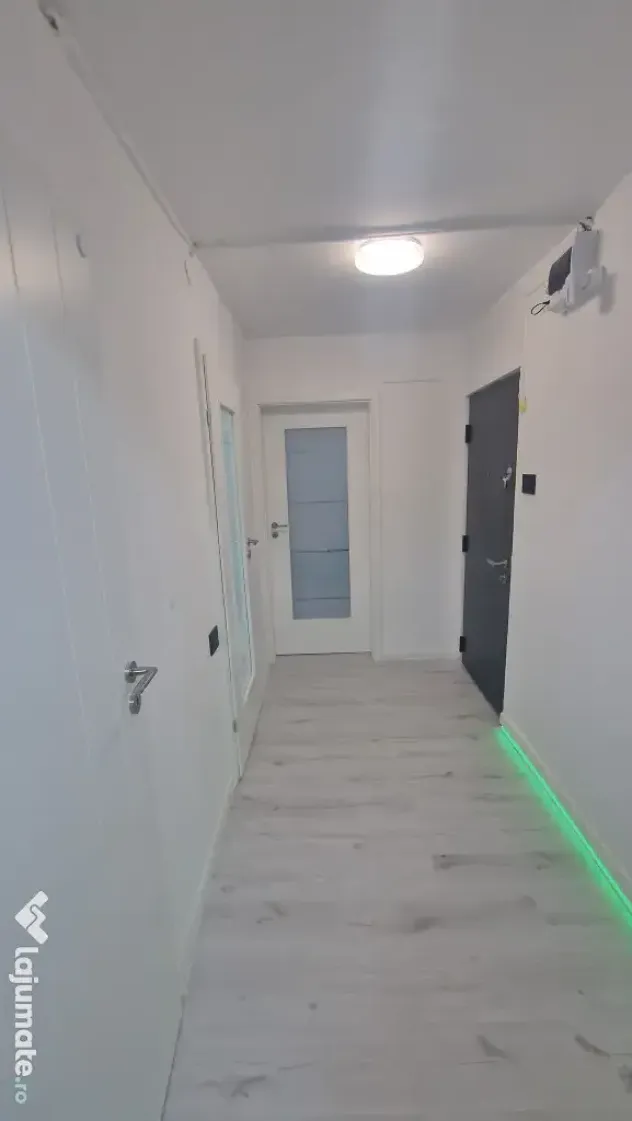Propr. vand apartament 2 camere, conf.1, dec., et. 2 din 8 Croitoru Vasile nr. 5 Piata Rahova
