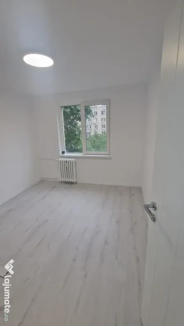 Propr. vand apartament 2 camere, conf.1, dec., et. 2 din 8 Croitoru Vasile nr. 5 Piata Rahova