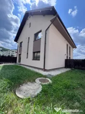 Apartament 2 camere, 44 mp + grădină 76 mp, zona Sub Cetat