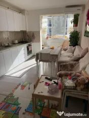 Apartament 3 camere, 68MP+2 Parcari, Zona Florilor, Floresti
