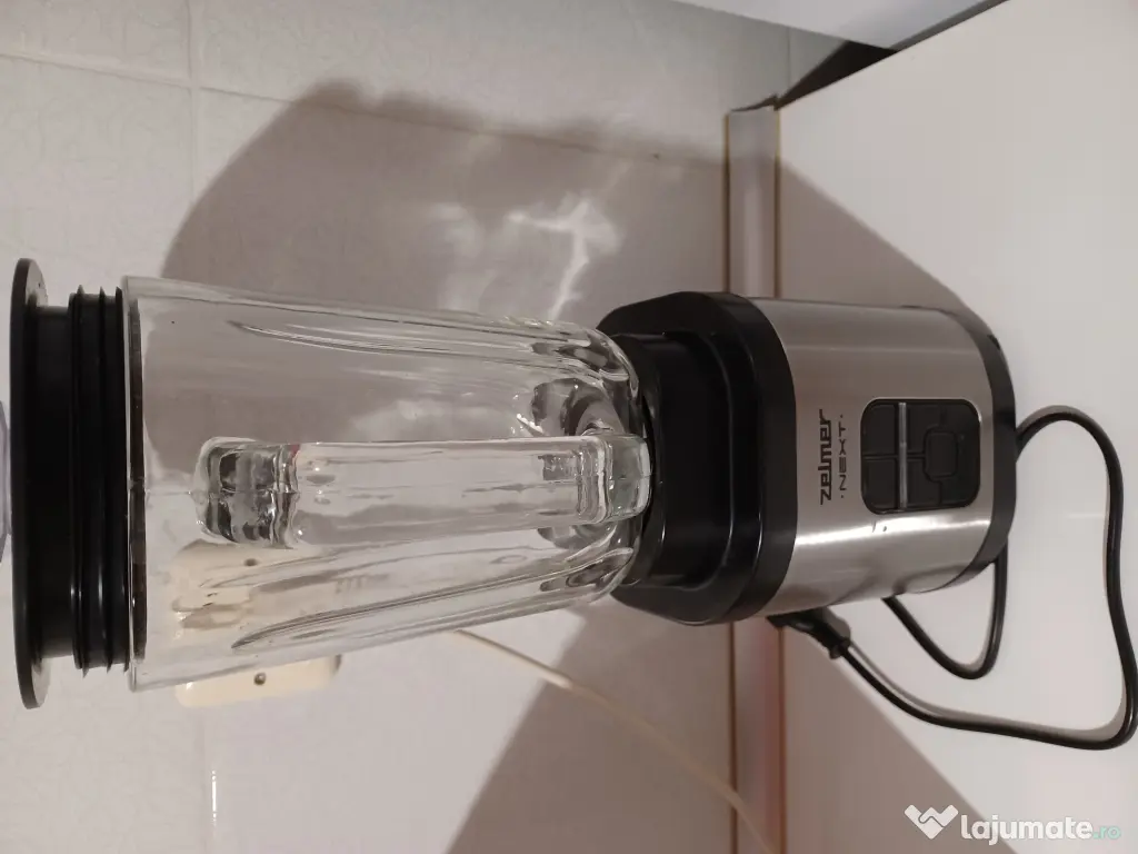 Blender Zelmer nou, cu cană din sticlă groasă, de 1,5 litri, putere 750 W