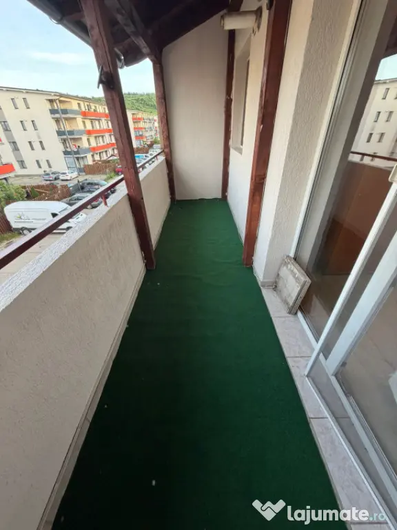Apartament de vanzare semidecomandat ,2 camere 52 mp , zona