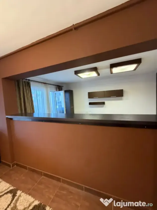 Apartament de vanzare semidecomandat ,2 camere 52 mp , zona