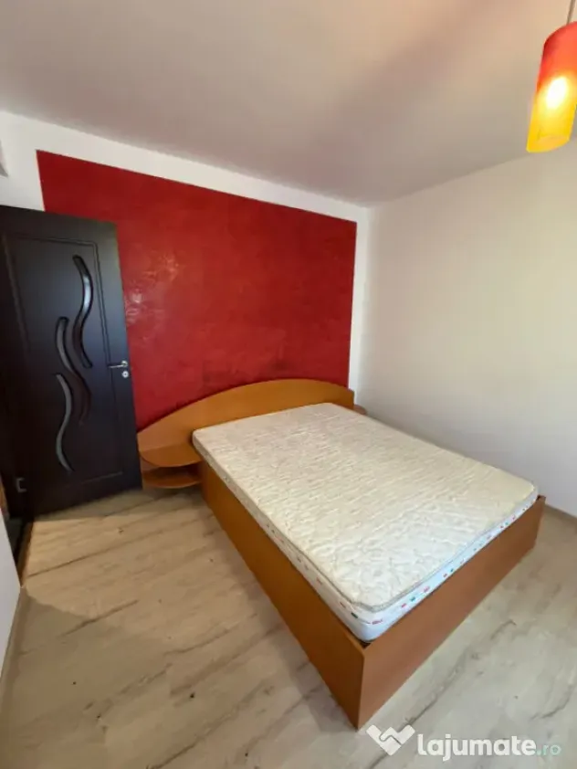 Apartament de vanzare semidecomandat ,2 camere 52 mp , zona