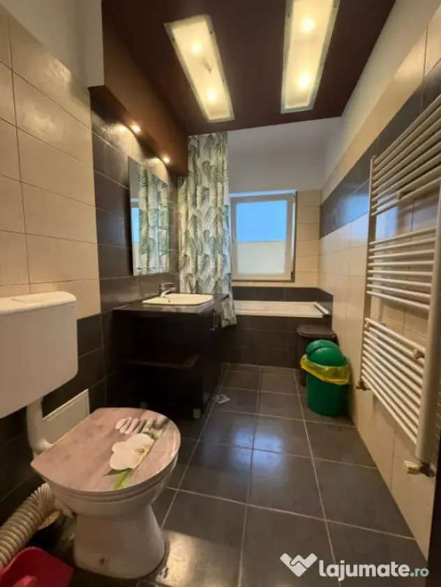 Apartament de vanzare semidecomandat ,2 camere 52 mp , zona