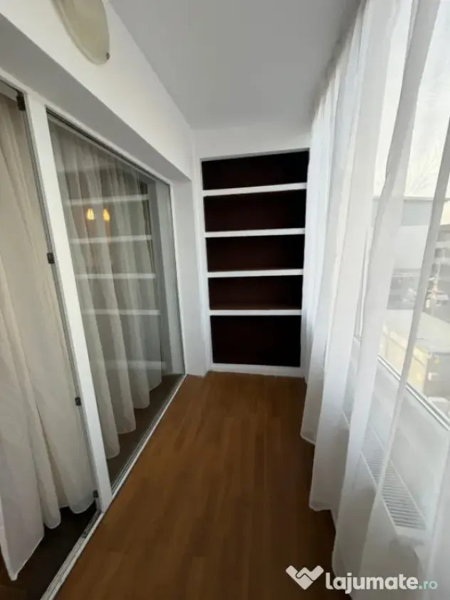 Apartament de vanzare semidecomandat ,2 camere 52 mp , zona